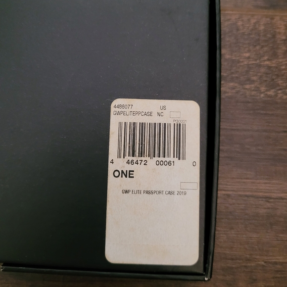 Guess Elite Passport Case Wallet - Picture 12 of 12